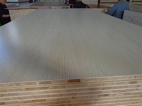 Moisture-Proof Low Density E1 E2 Melamine Mdf Board For Furniture Packing Office Building